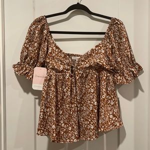 NWT Newbury Kustom Floral print Wire neckline flowy top